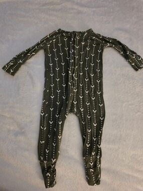 Brave Little Ones Olive Green Arrow Print Bamboo Zippy 3-6m